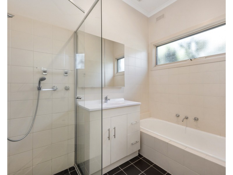 2/9 Silverdale Road, Eaglemont VIC 3084