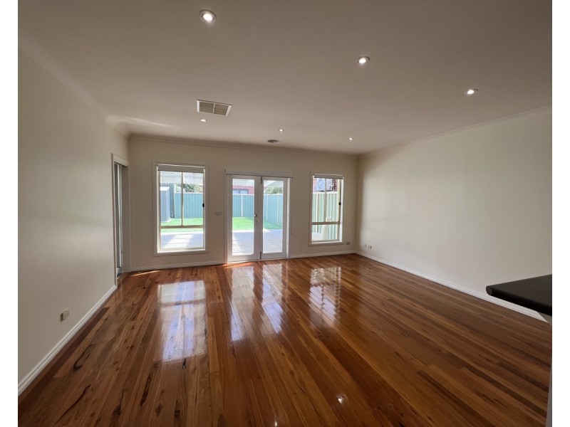 39 Hyde Park Terrace Street, Point Cook VIC 3030