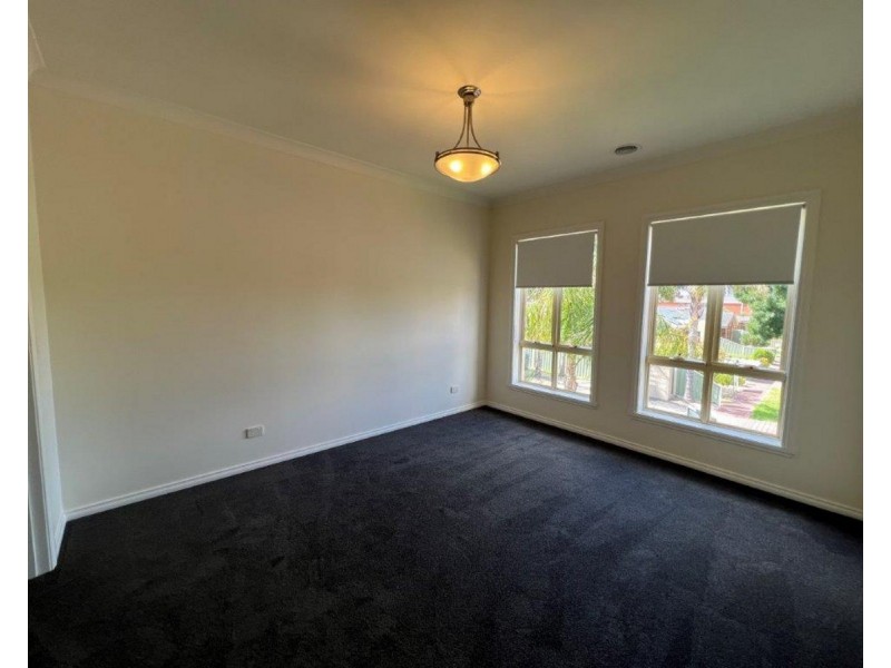 39 Hyde Park Terrace Street, Point Cook VIC 3030