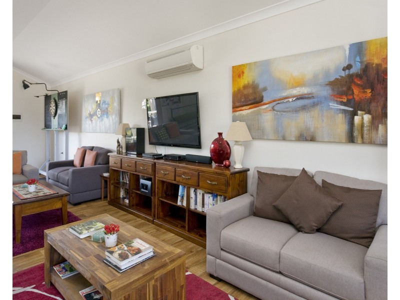 10/16 Legend Crescent, Greenfields WA 6210