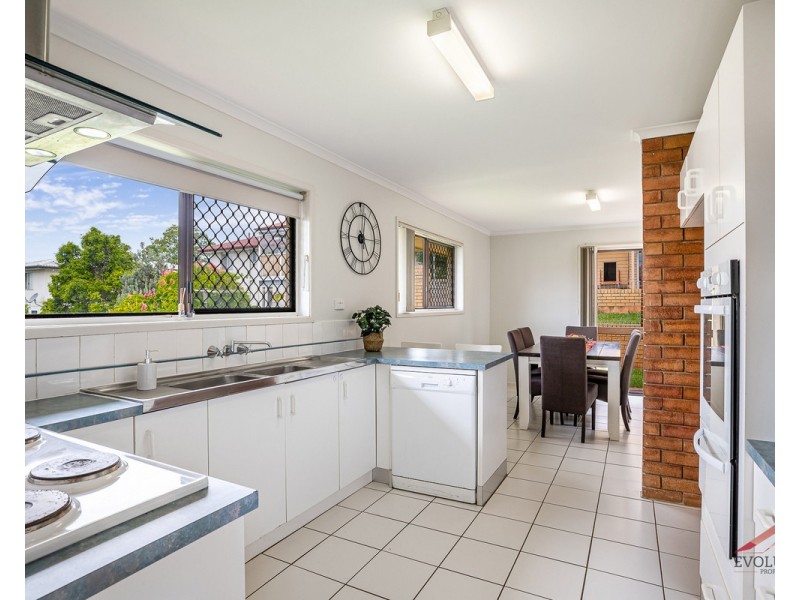 19 Sunstone Street, Manly West QLD 4179