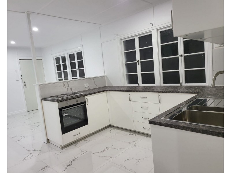 114 Days Road, Grange QLD 4051