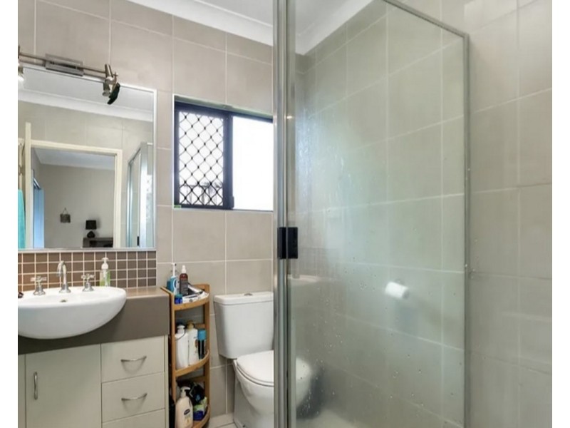 1 Redheart Close, Mount Sheridan QLD 4868