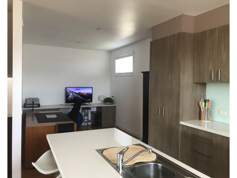 28 John Street, Seddon VIC 3011