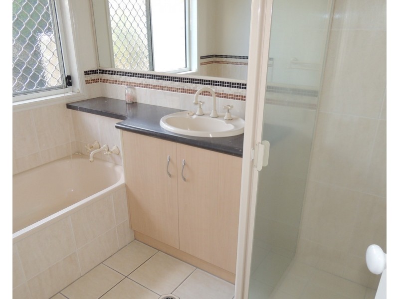 18 Wood Drive, Middle Ridge QLD 4350