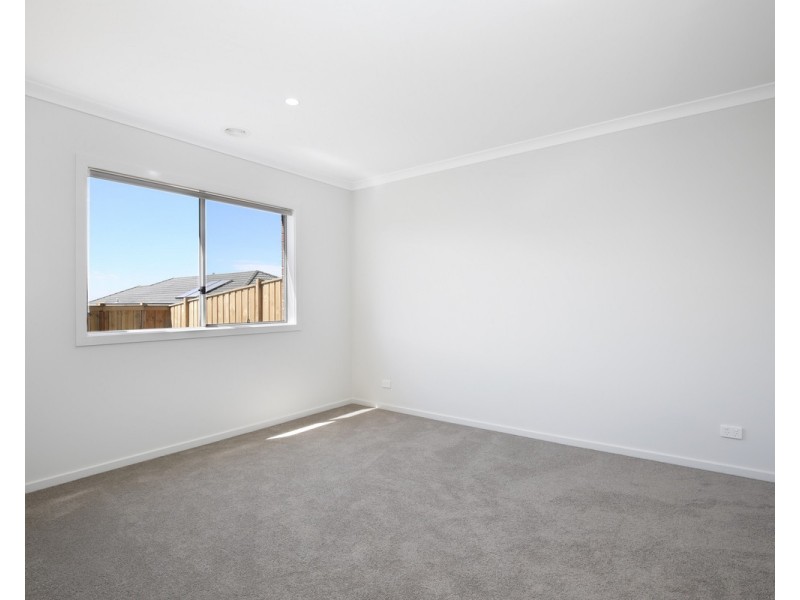 13 Bishopsgate Avenue, Tarneit VIC 3029