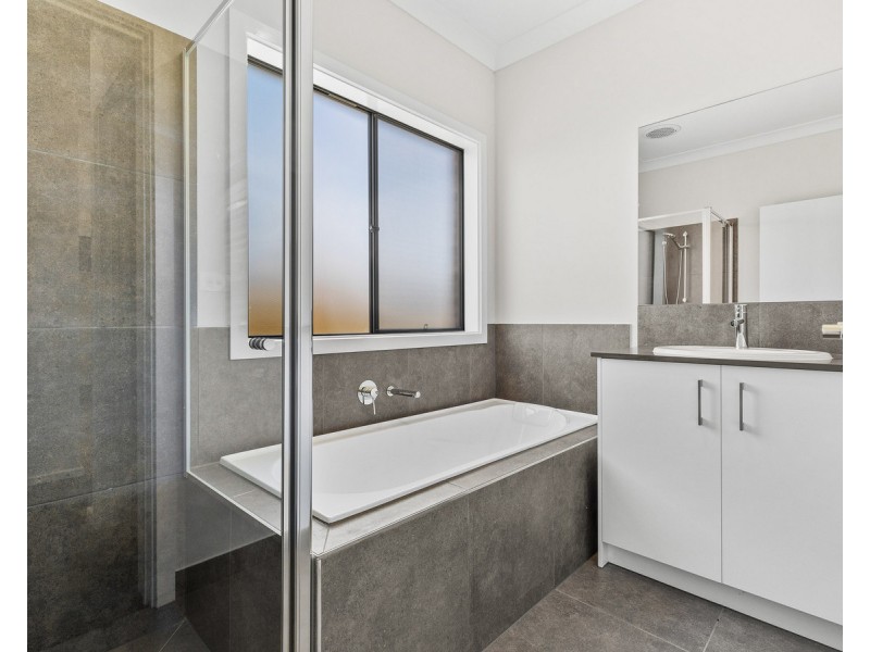 36 Dante Crescent, Bonshaw VIC 3352