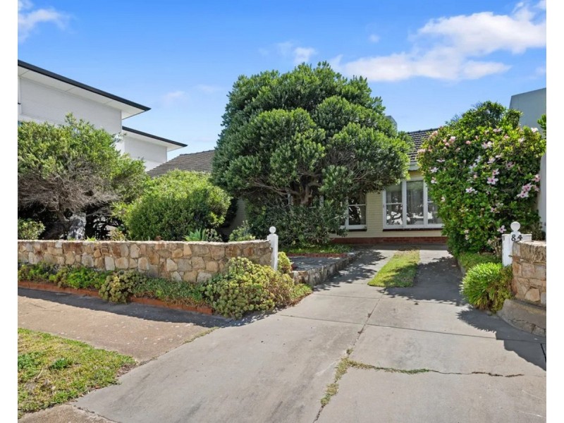 84 Seaview Road, Tennyson SA 5022
