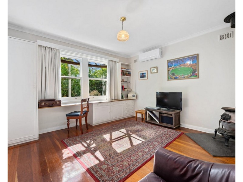 84 Seaview Road, Tennyson SA 5022