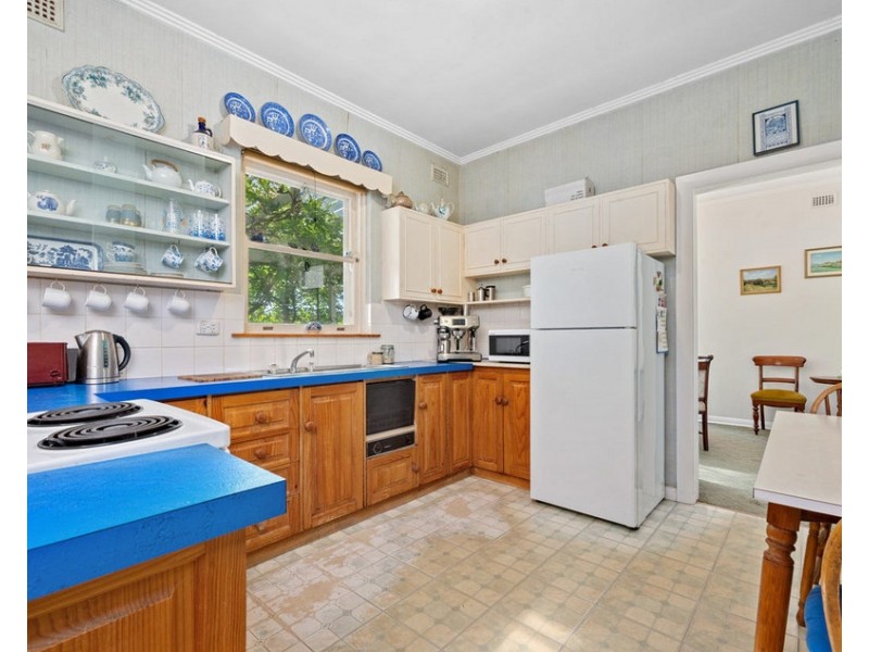 84 Seaview Road, Tennyson SA 5022