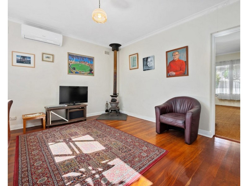 84 Seaview Road, Tennyson SA 5022