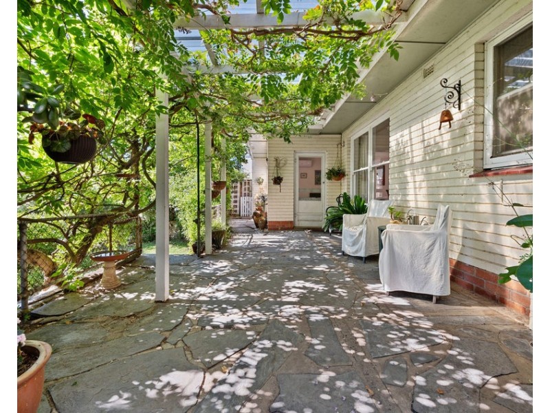 84 Seaview Road, Tennyson SA 5022