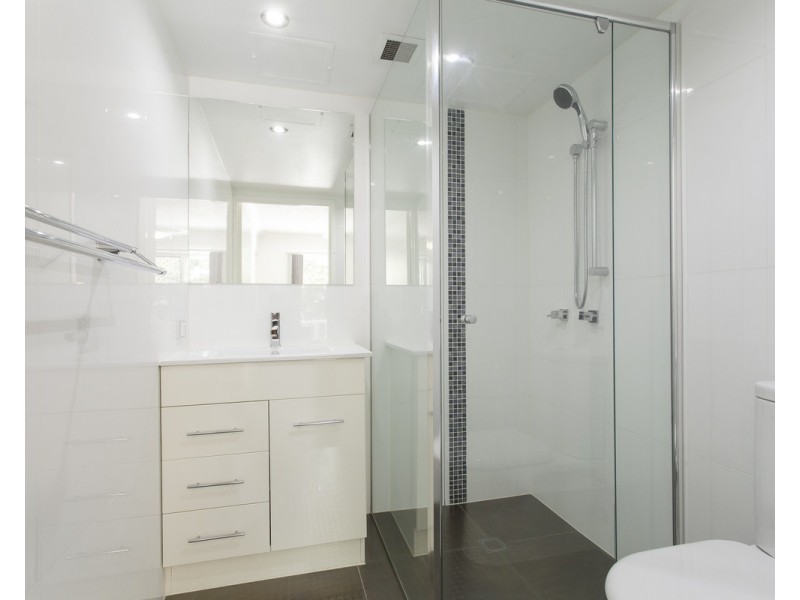 19/32-42 Beach Parade, Surfers Paradise QLD 4217
