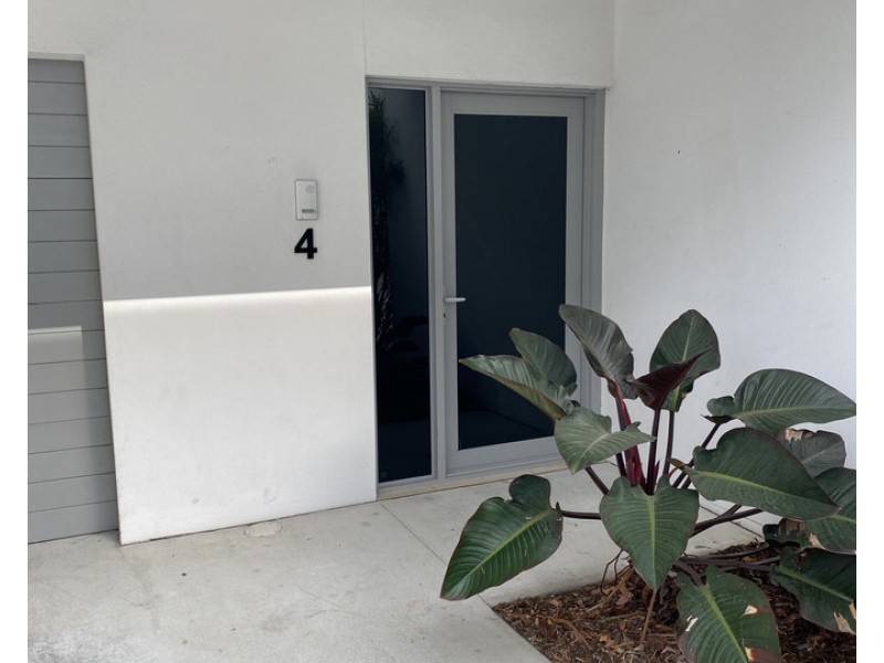 4/1 Mervyn Thomas Drive, Hope Island QLD 4212