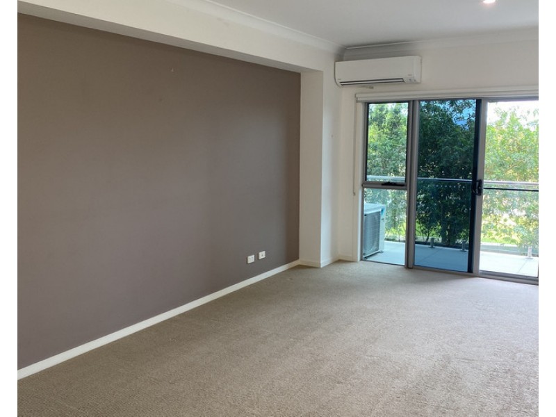 4/1 Mervyn Thomas Drive, Hope Island QLD 4212