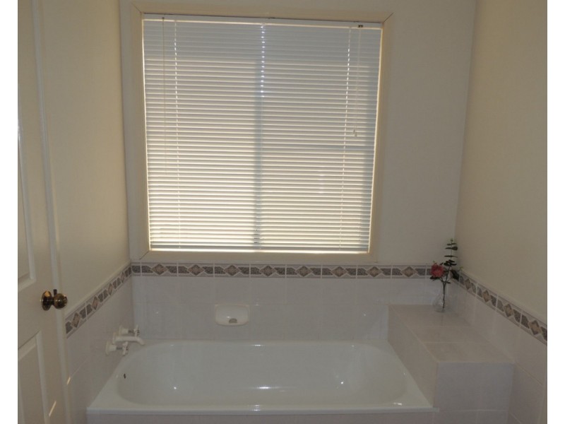 9/2-6 Roser Close, Kearneys Spring QLD 4350