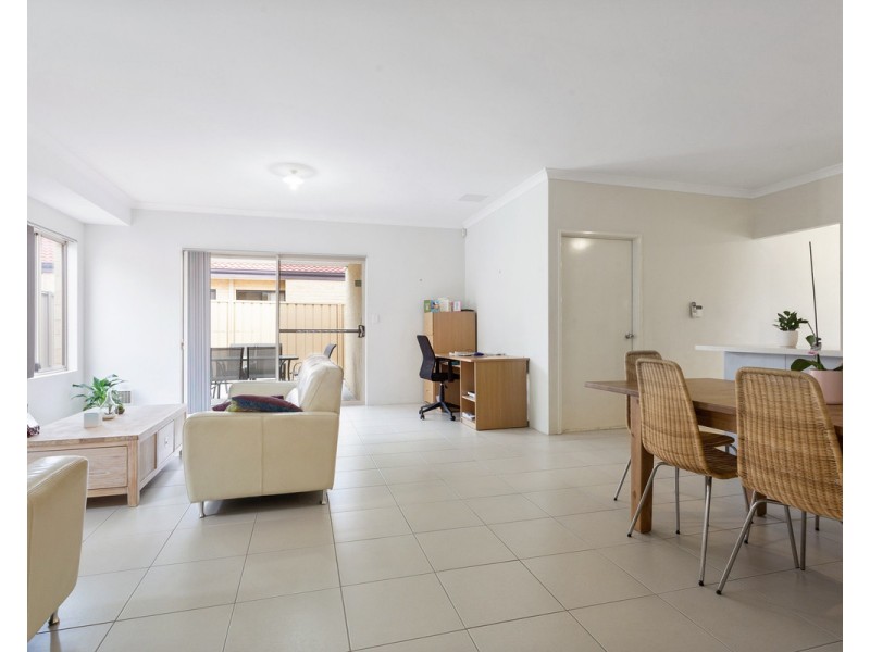1-4/184 Boardman Road, Canning Vale WA 6155