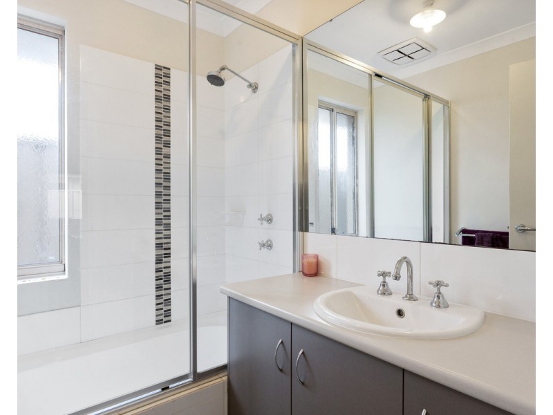 1-4/184 Boardman Road, Canning Vale WA 6155