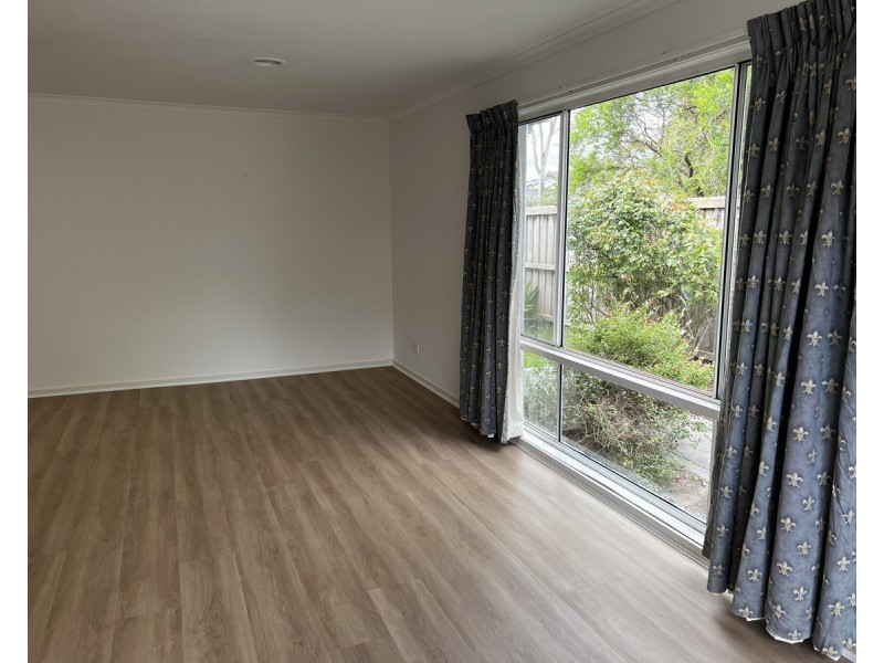 5 O’Reilly Court, Lynbrook VIC 3975