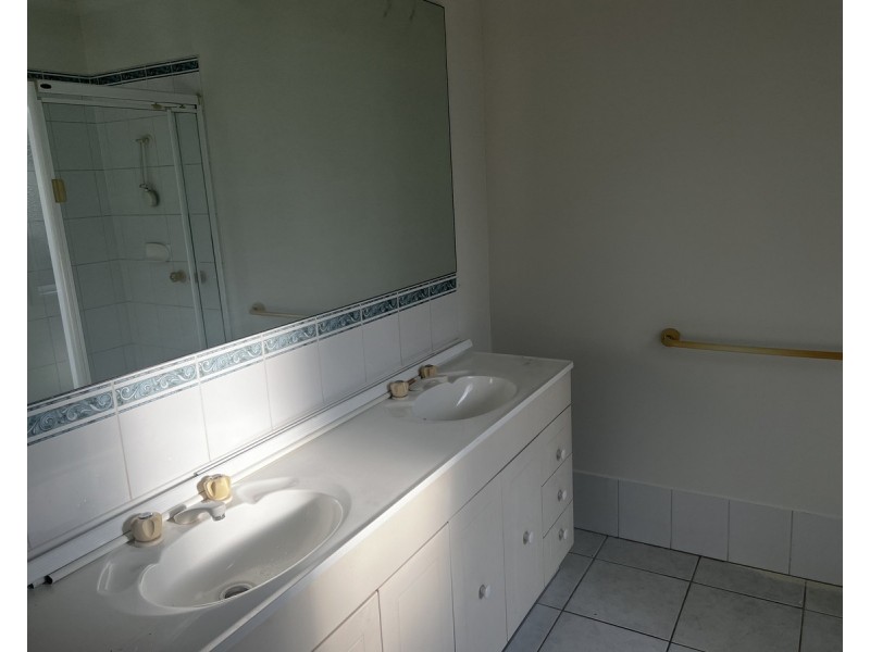 5 O’Reilly Court, Lynbrook VIC 3975