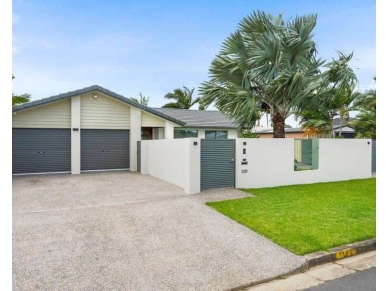 18 Salvia Street, Paradise Point QLD 4216