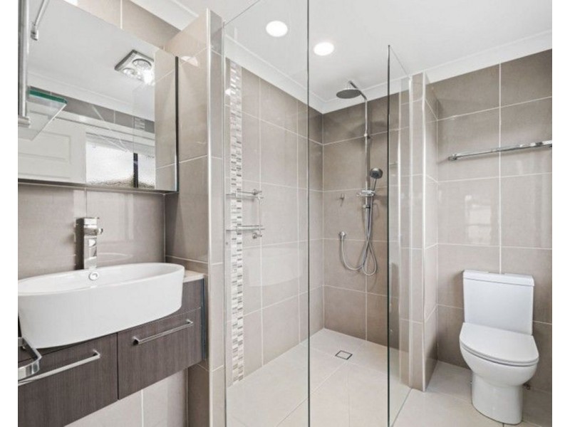 18 Salvia Street, Paradise Point QLD 4216