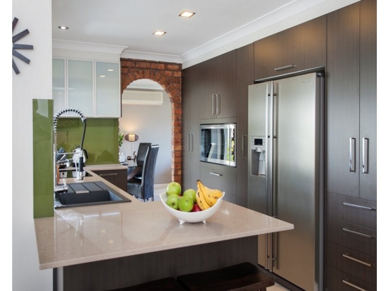 18 Salvia Street, Paradise Point QLD 4216