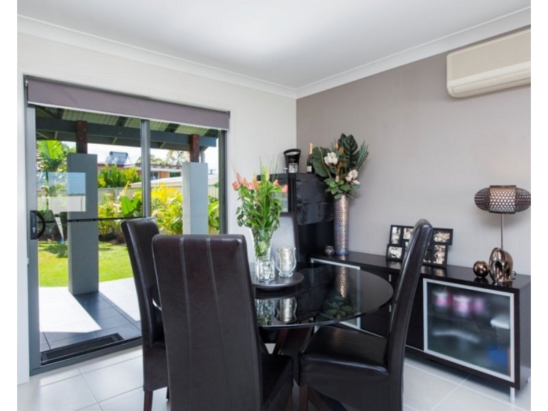 18 Salvia Street, Paradise Point QLD 4216