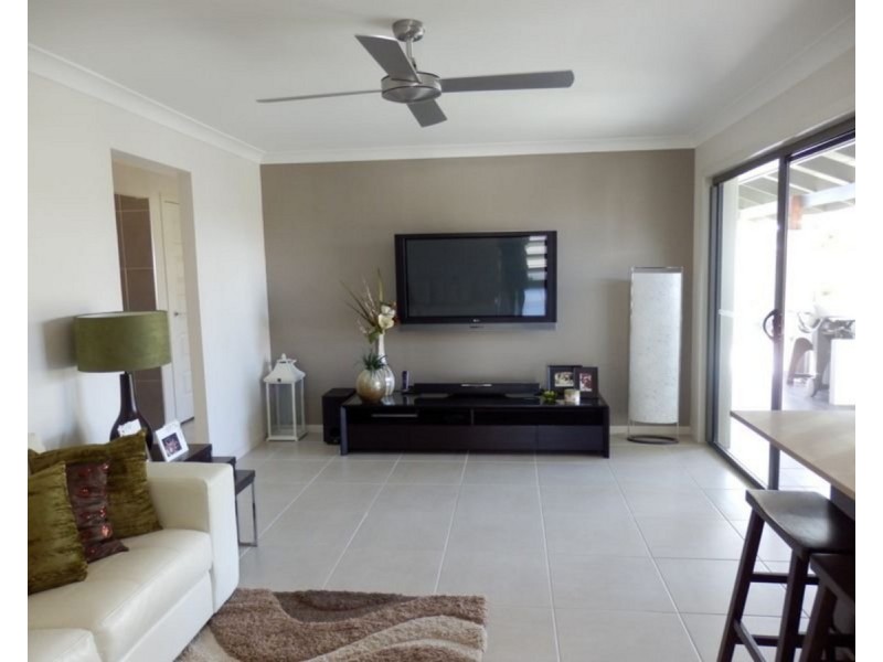 18 Salvia Street, Paradise Point QLD 4216