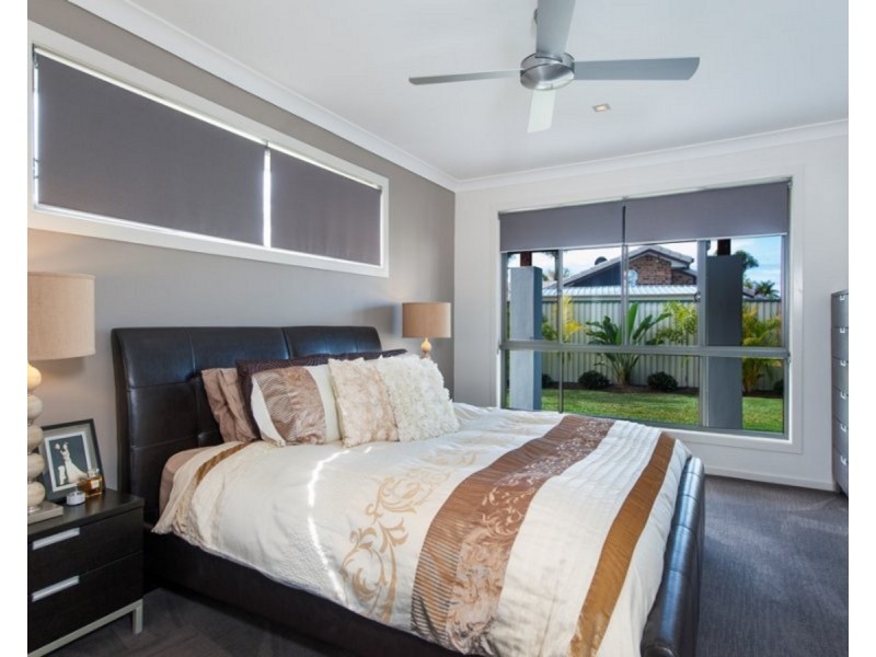 18 Salvia Street, Paradise Point QLD 4216