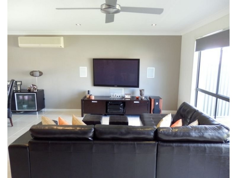 18 Salvia Street, Paradise Point QLD 4216