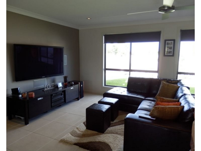 18 Salvia Street, Paradise Point QLD 4216