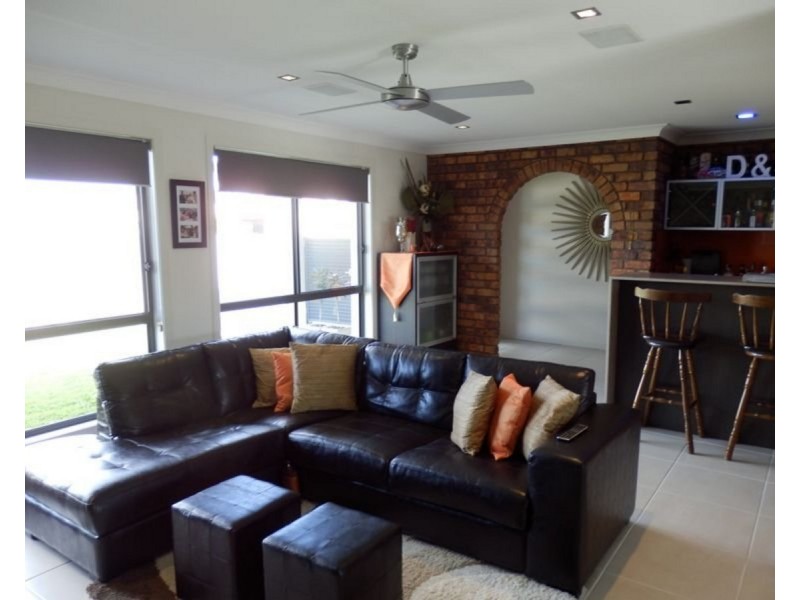 18 Salvia Street, Paradise Point QLD 4216