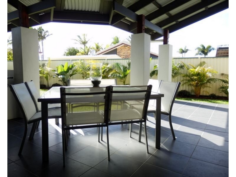 18 Salvia Street, Paradise Point QLD 4216