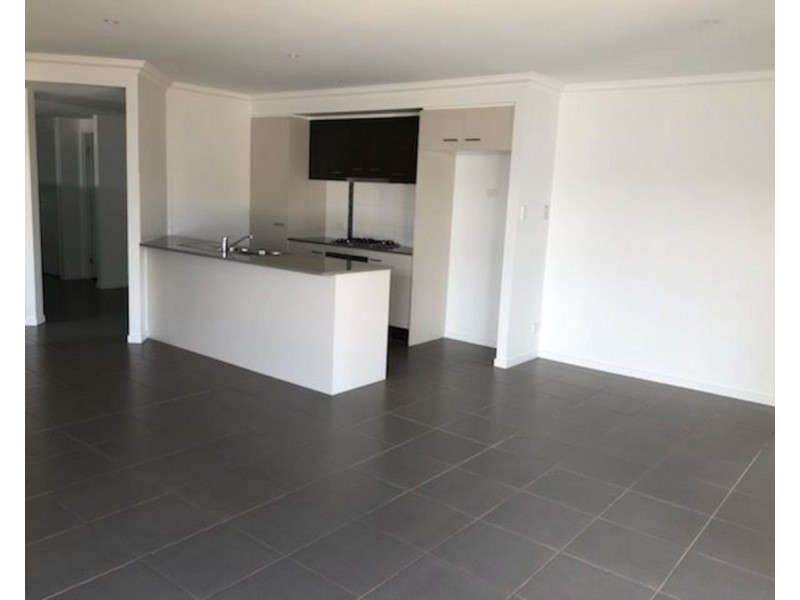 67 Bankswood Drive, Redland Bay QLD 4165