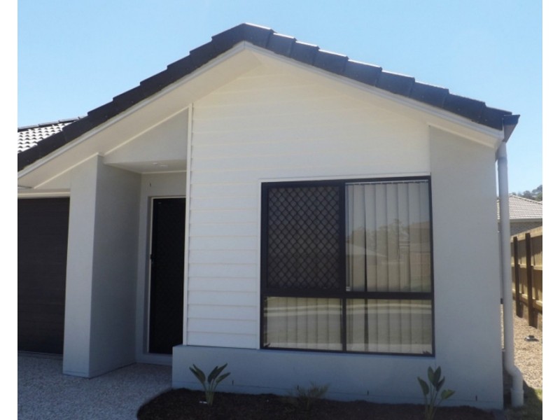 1/8 Melville Drive, Brassall QLD 4305