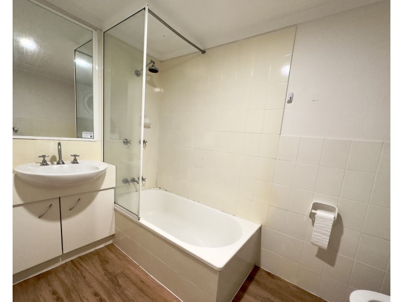 17/42 Beach Parade, Surfers Paradise QLD 4217