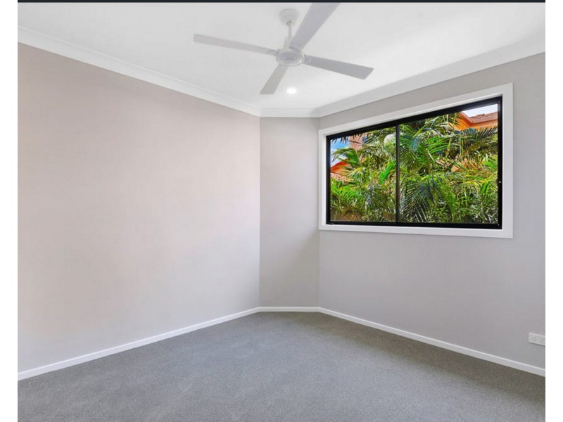 1/24 Abalone Avenue, Paradise Point QLD 4216