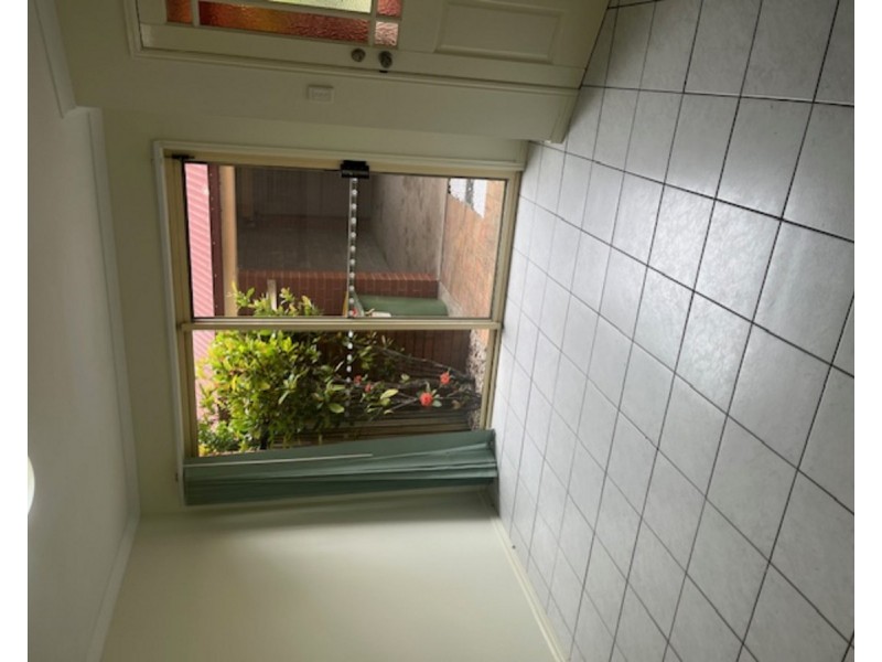 52/18 Tallebudgera Creek Road, Burleigh Heads QLD 4220