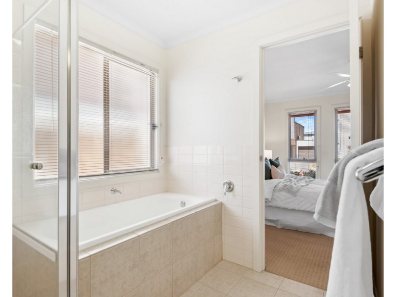 6 Glades Walk, Smithfield Plains SA 5114