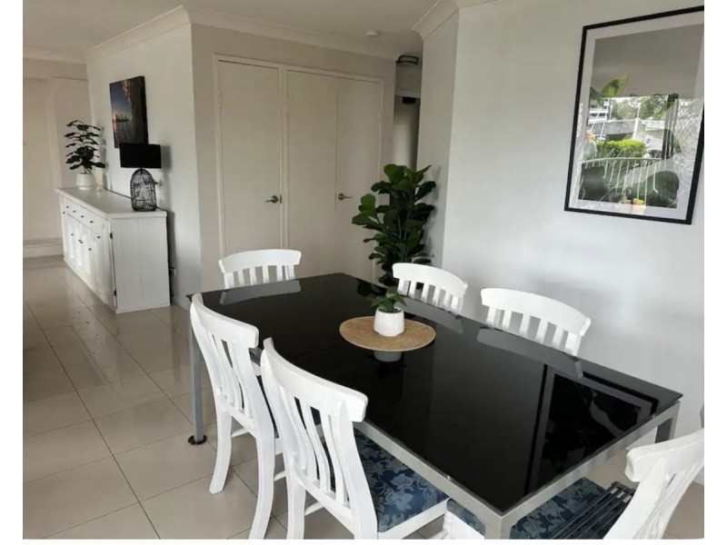 17/37 Bayview Street, Runaway Bay QLD 4216