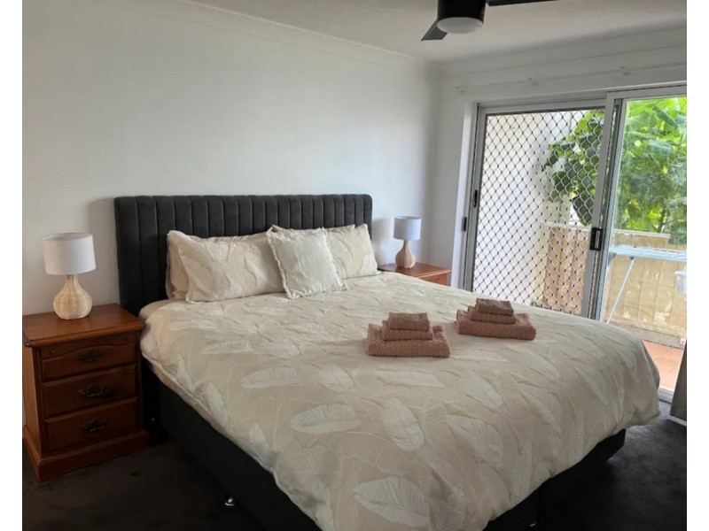 17/37 Bayview Street, Runaway Bay QLD 4216