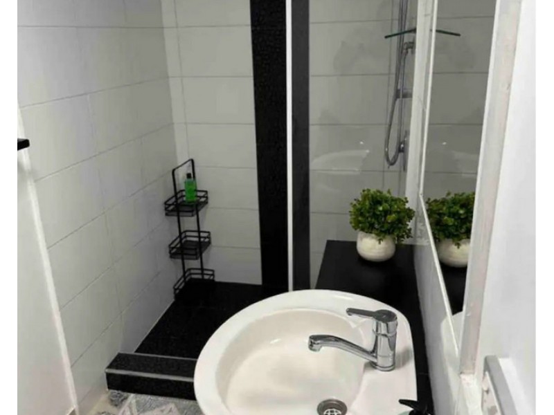 17/37 Bayview Street, Runaway Bay QLD 4216