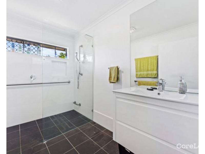 8 cooper Court, Browns Plains QLD 4118