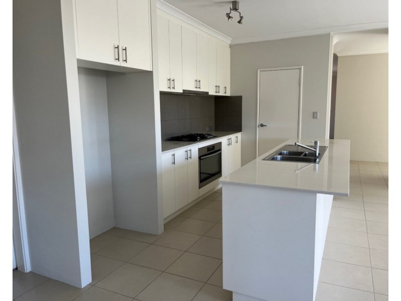 8 Kennerton Avenue, Landsdale WA 6065