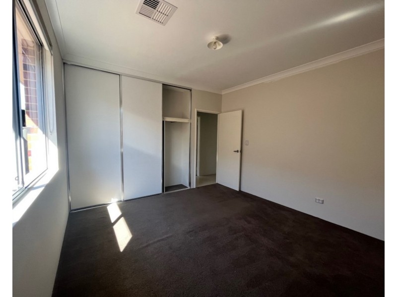 8 Kennerton Avenue, Landsdale WA 6065