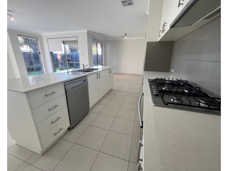 8 Kennerton Avenue, Landsdale WA 6065