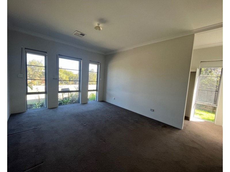 8 Kennerton Avenue, Landsdale WA 6065