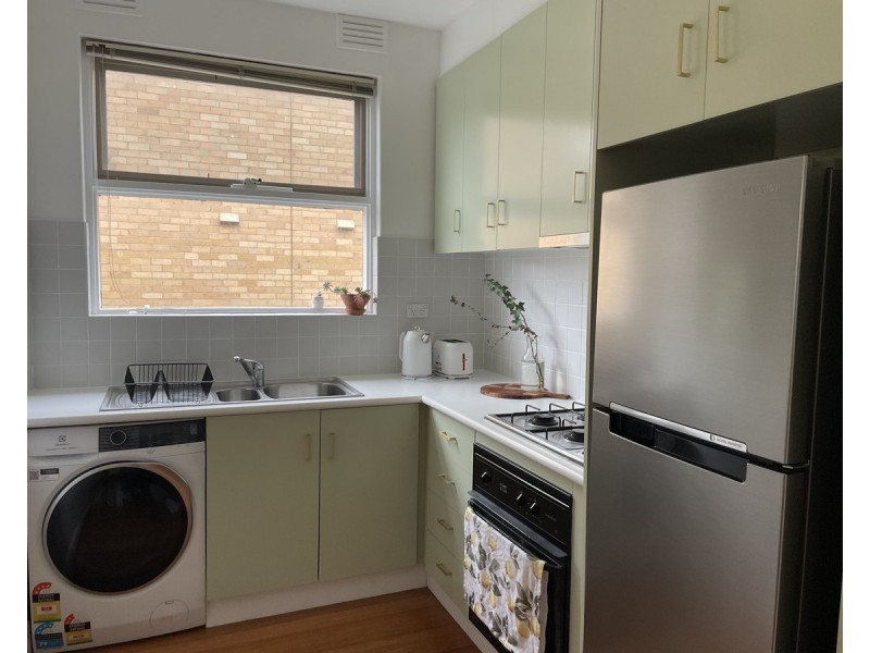 4/2 Robe Street, St Kilda VIC 3182