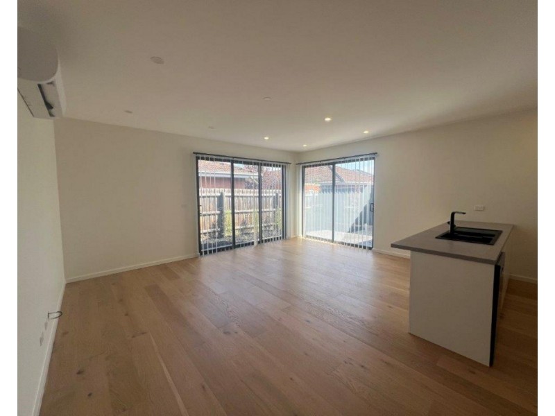 3/57 Station Road, Oak Park VIC 3046